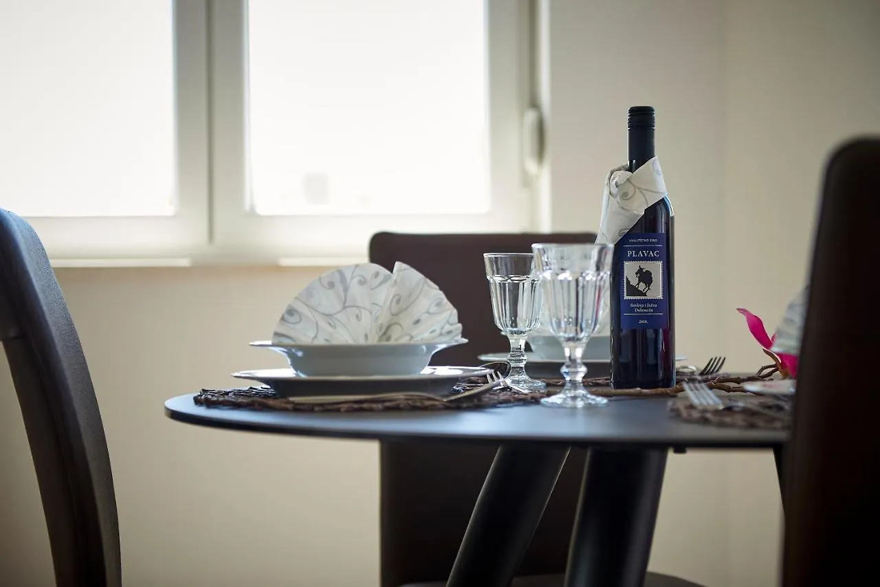 Apartmani Kelava Trogir 0*,  Croatia