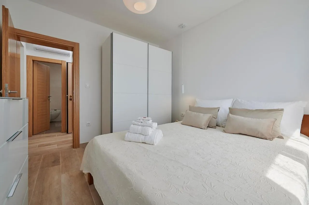 Apartmani Kelava Trogir 0*,  Croatia