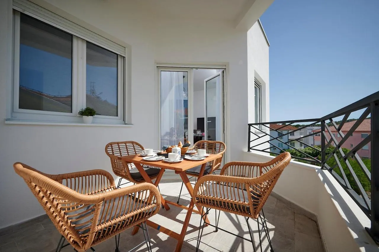 Apartmani Kelava Trogir 0*,  Croatia